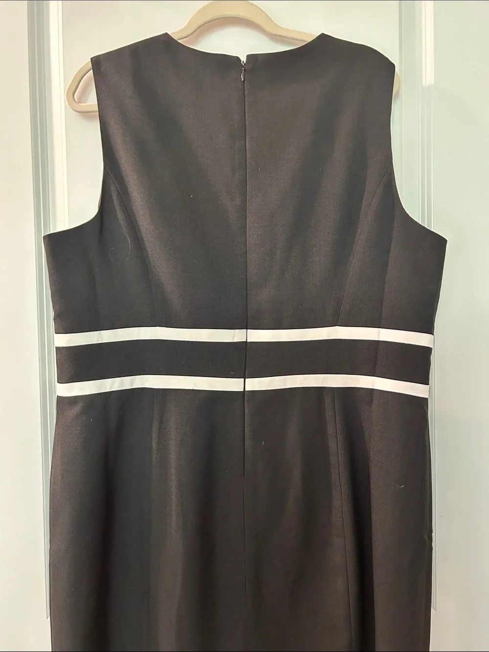 BLACK LABEL Evan Picone Black Midi Sheath Dress with White Waist Stripes
